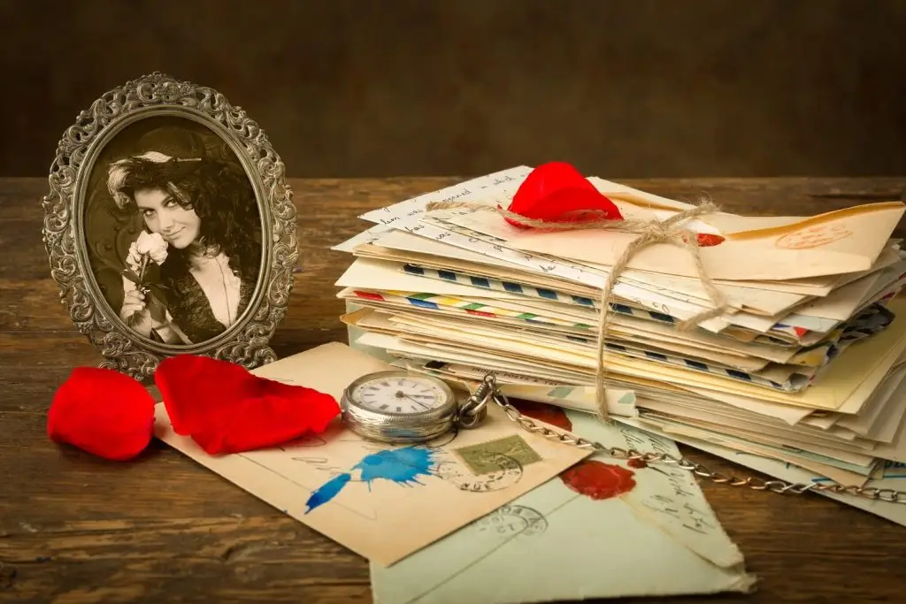 Photo of a bundle of old letters