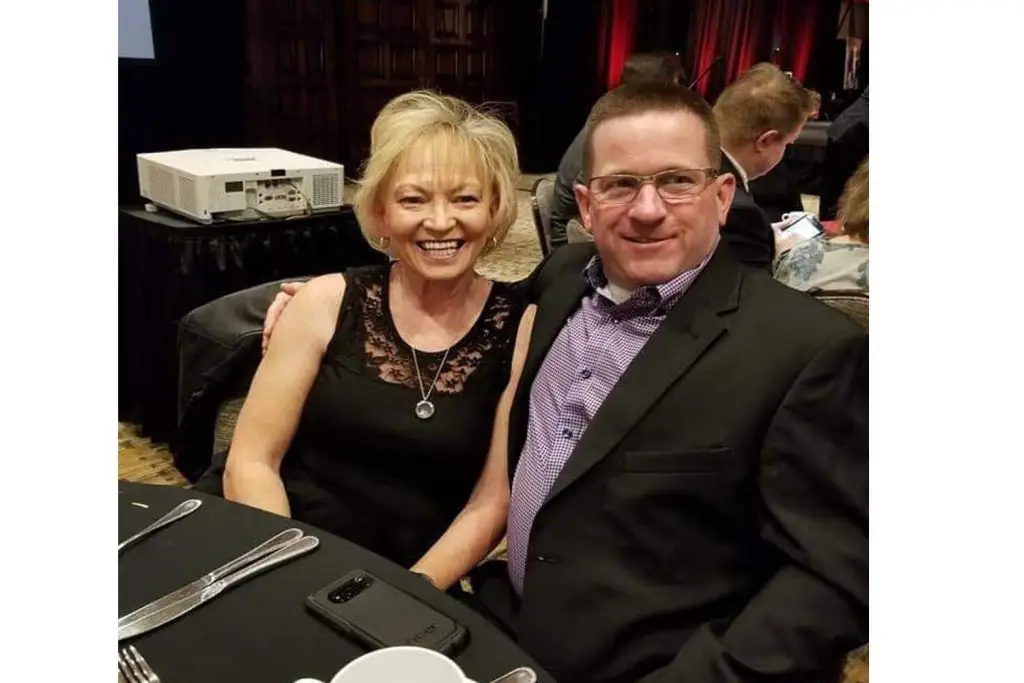 Photo of Andrea and Brendon Austin