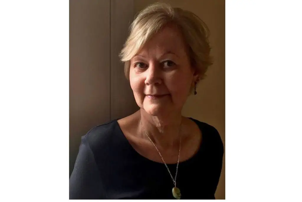 Portrait of author Gail Lukasik.